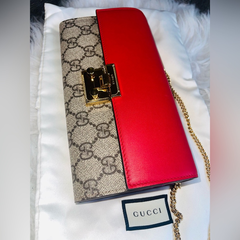 Authentic Gucci wallet with chain - former Gucci employee